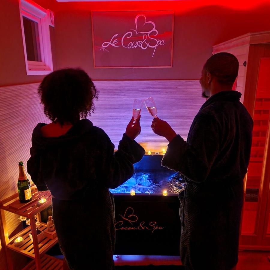 Derniere Reservations Avant Indisponibilite En Septembre Pour 12 Mois, Illimites Jacuzzi Spa Bain A Remous Interieur, Sauna Interieur, Parking Reserve, Vue Et Acces Parc, Prestations Uniques, 1Er Etage Corbeil-Essonnes Exteriör bild