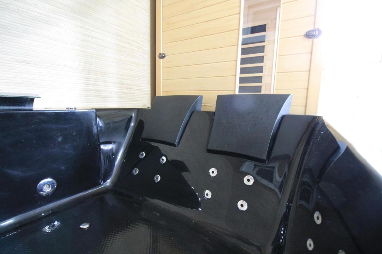 Derniere Reservations Avant Indisponibilite En Septembre Pour 12 Mois, Illimites Jacuzzi Spa Bain A Remous Interieur, Sauna Interieur, Parking Reserve, Vue Et Acces Parc, Prestations Uniques, 1Er Etage Corbeil-Essonnes Exteriör bild